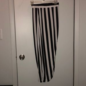 Black and white skirt with slit
